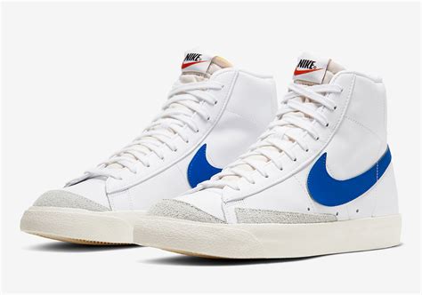 nike blazers blue and white.